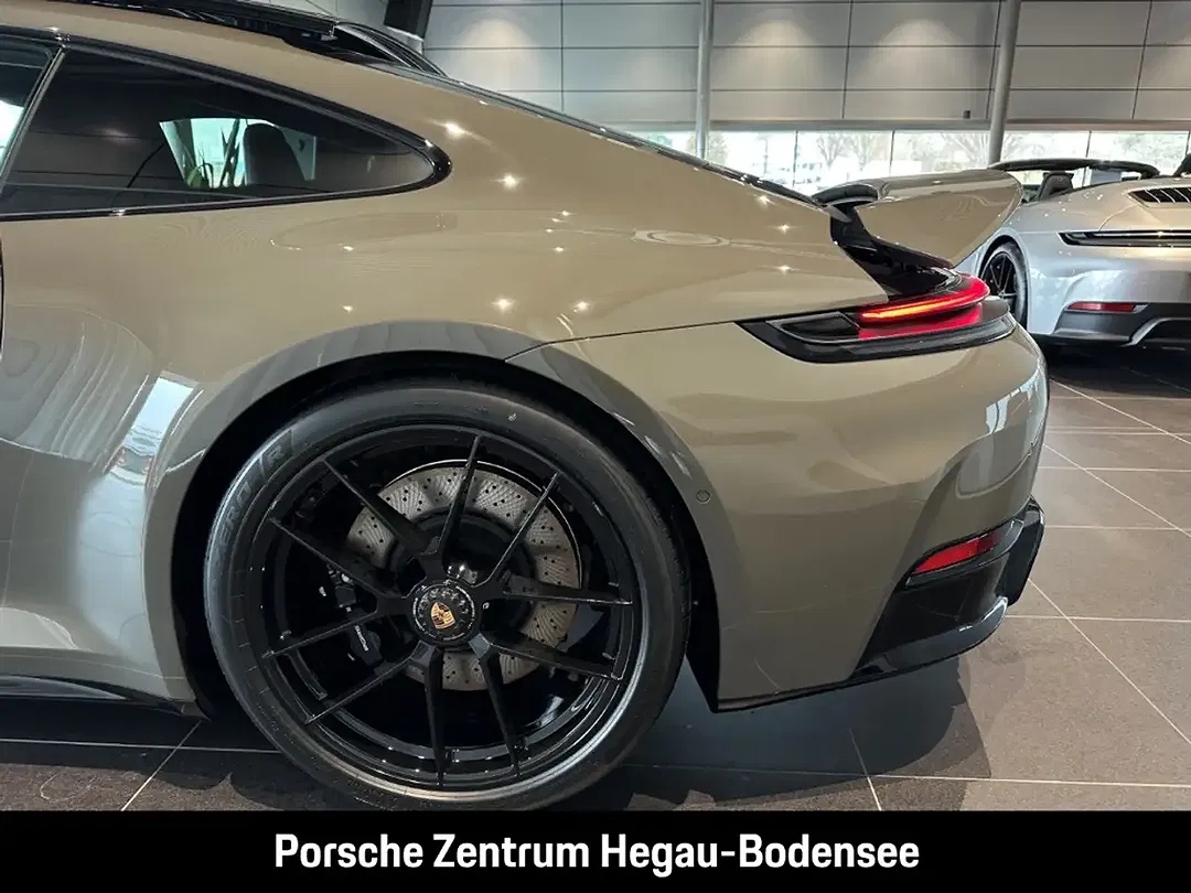 Porsche 992 - Thumbnail 11