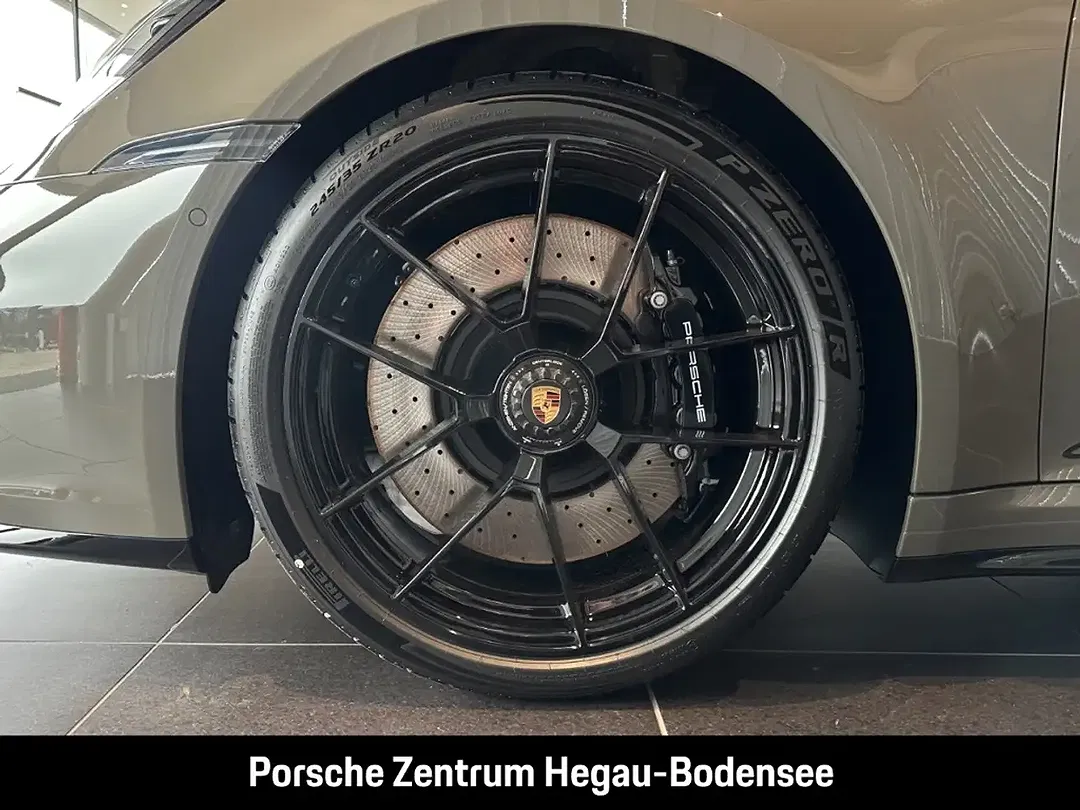 Porsche 992 - Thumbnail 5