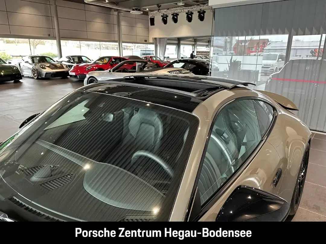 Porsche 992 - Thumbnail 8
