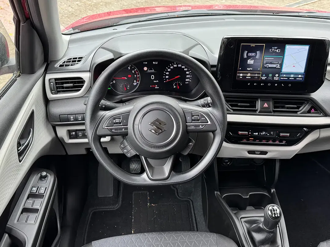 Suzuki Swift - Thumbnail 11