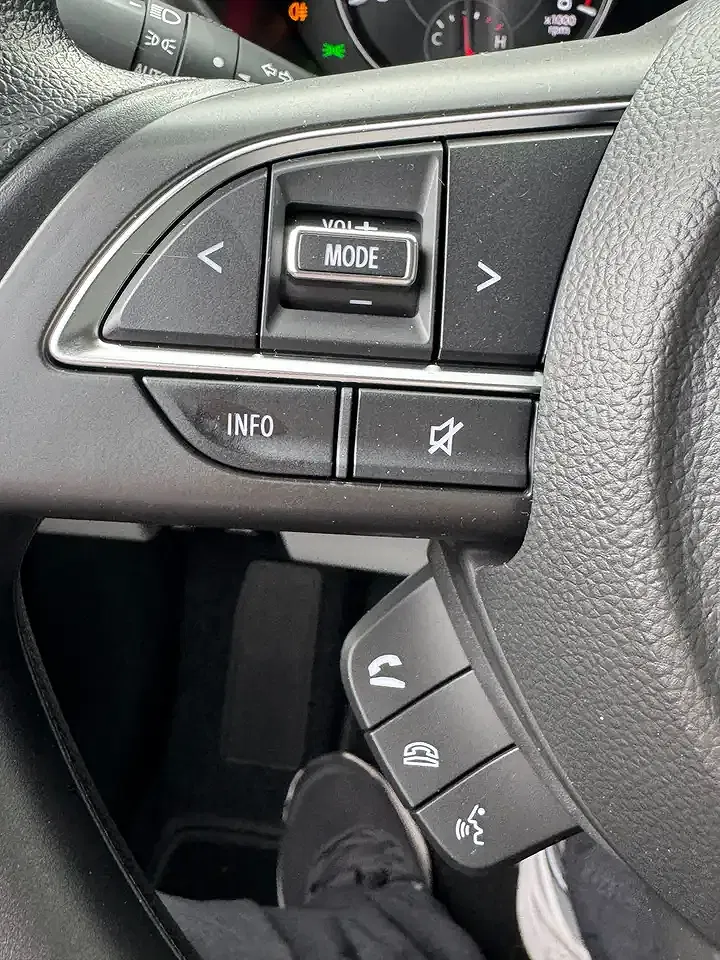 Suzuki Swift - Thumbnail 14