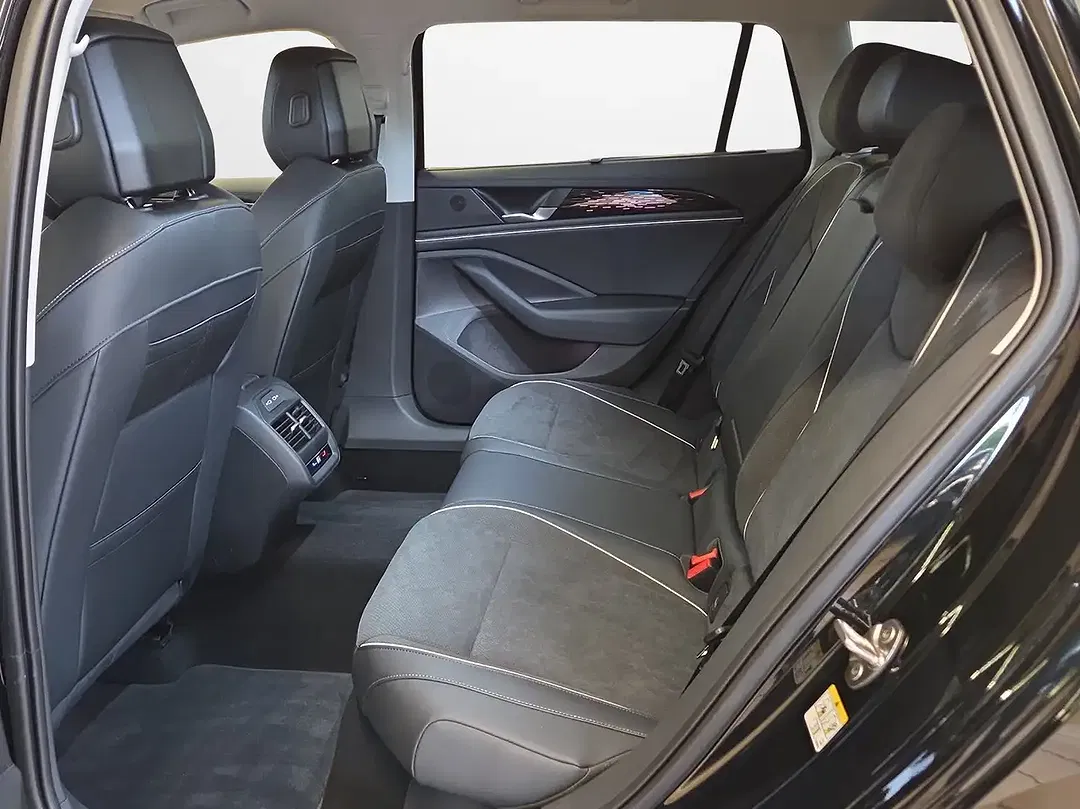 Volkswagen Passat Variant - Thumbnail 11