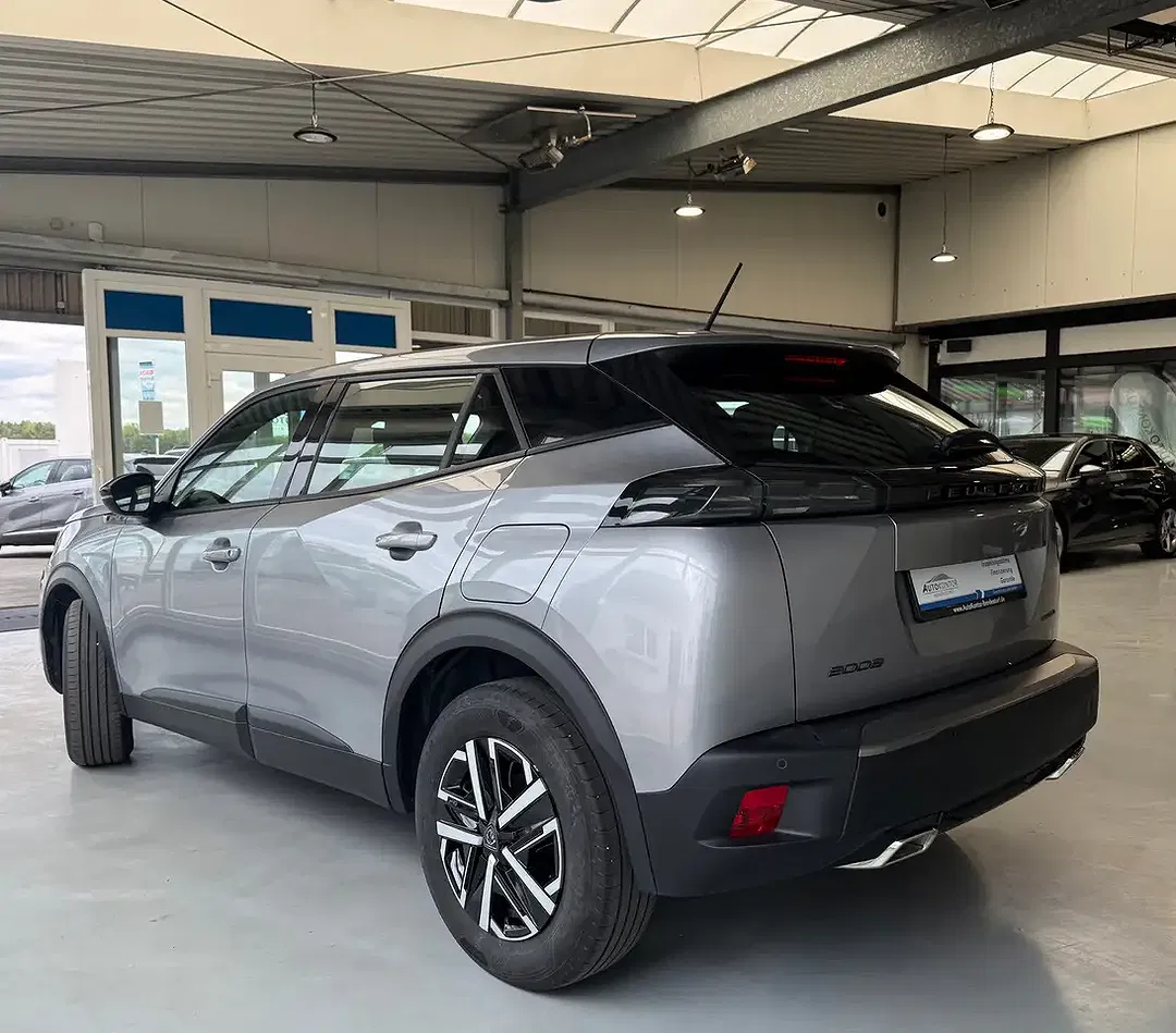 Peugeot 2008 - Thumbnail 4