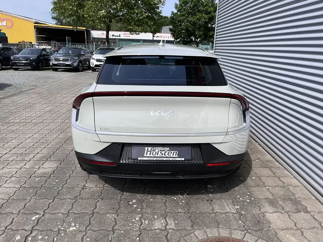 Kia EV6 - Thumbnail 6