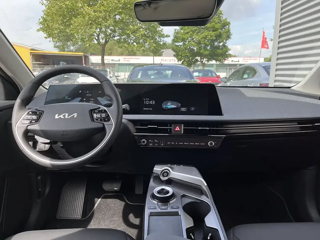 Kia EV6 - Thumbnail 9