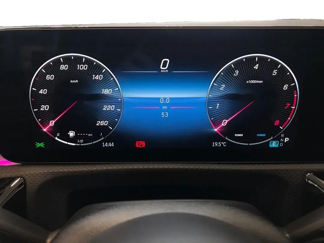 Mercedes-Benz CLA 180 - Thumbnail 9