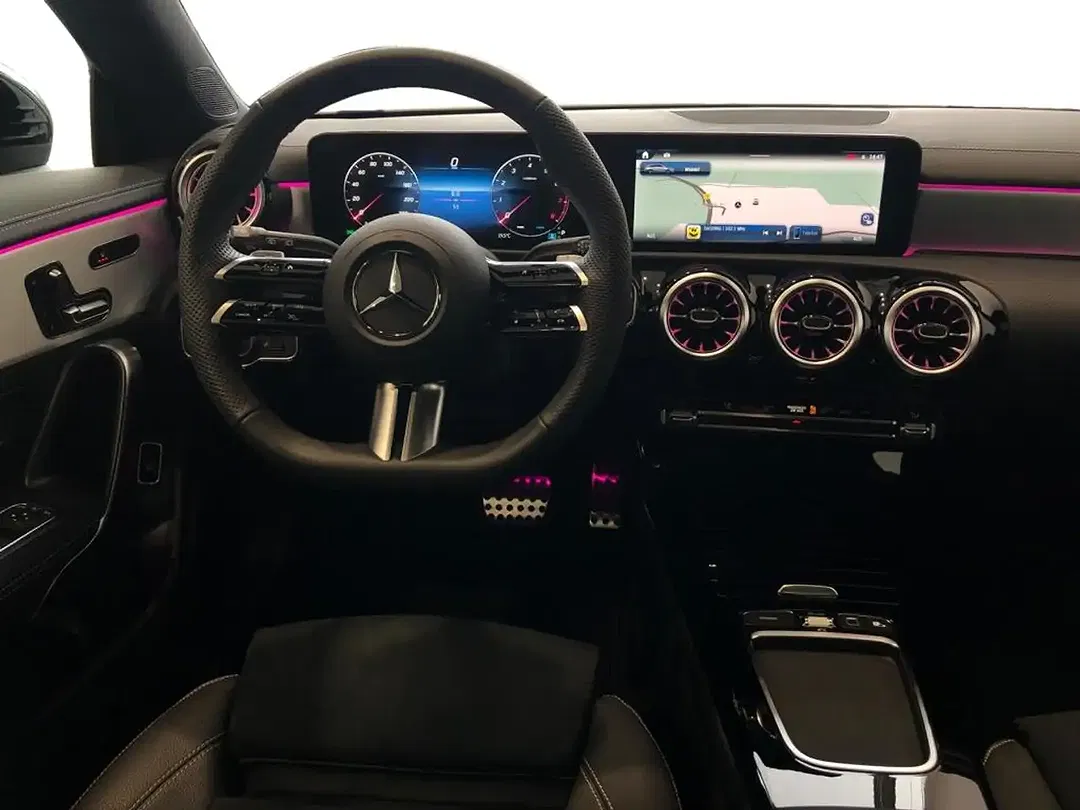 Mercedes-Benz CLA 180 - Thumbnail 4