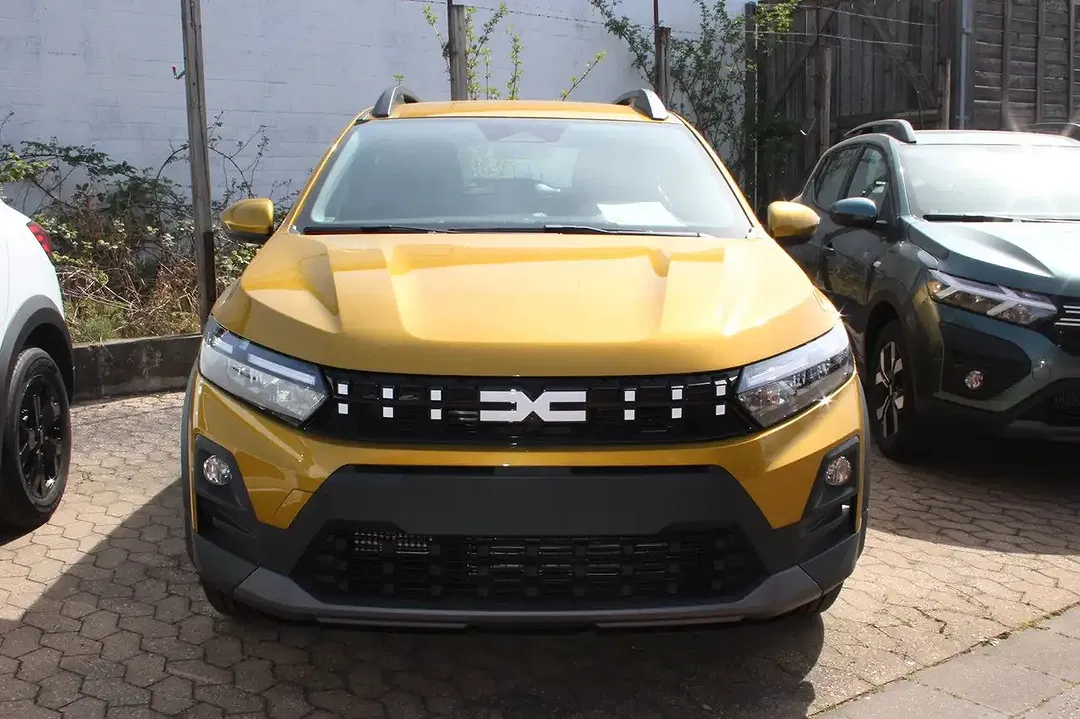 Dacia Sandero - Thumbnail 1