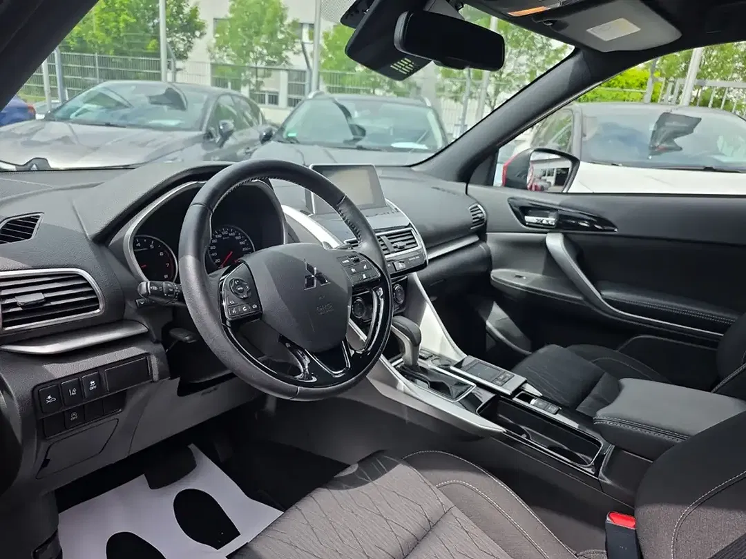 Mitsubishi Eclipse Cross - Thumbnail 4
