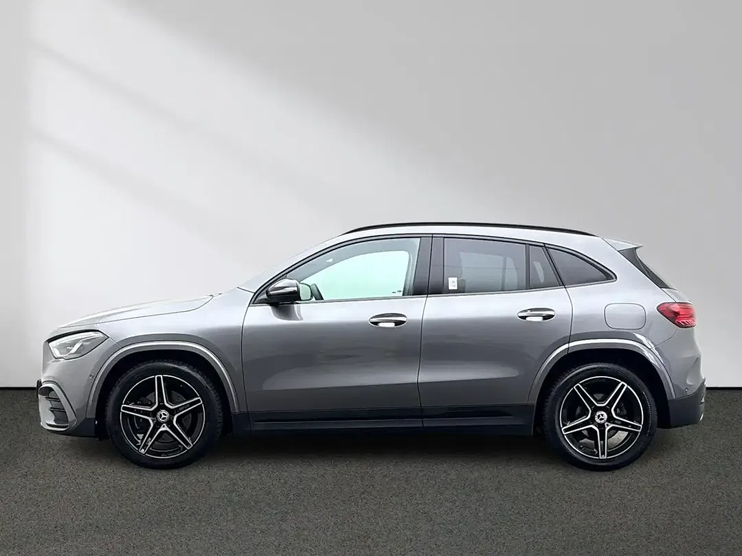 Mercedes-Benz GLA 200 - Thumbnail 2