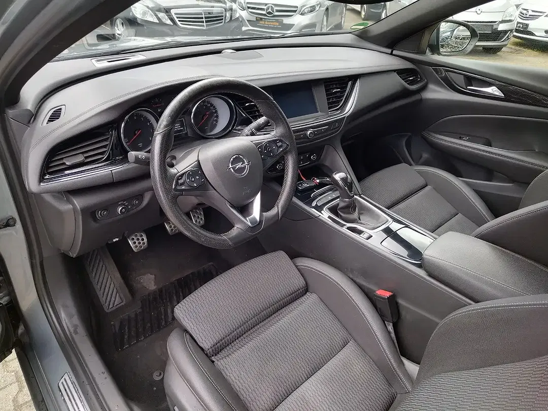 Opel Insignia - Thumbnail 10