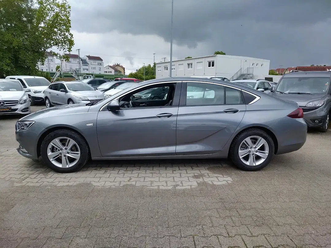 Opel Insignia - Thumbnail 2