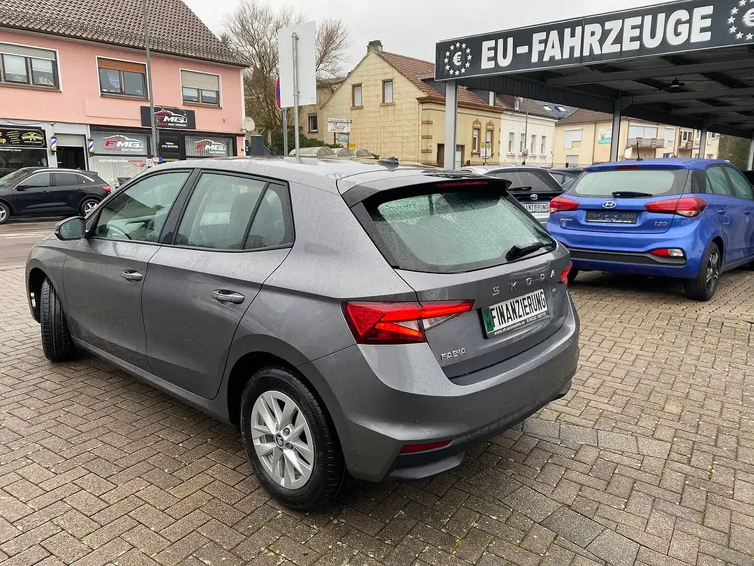 Skoda Fabia - Thumbnail 5