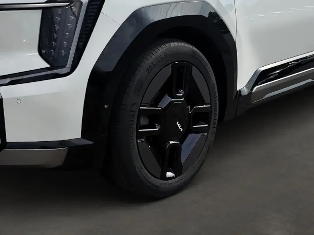Kia EV9 - Thumbnail 4
