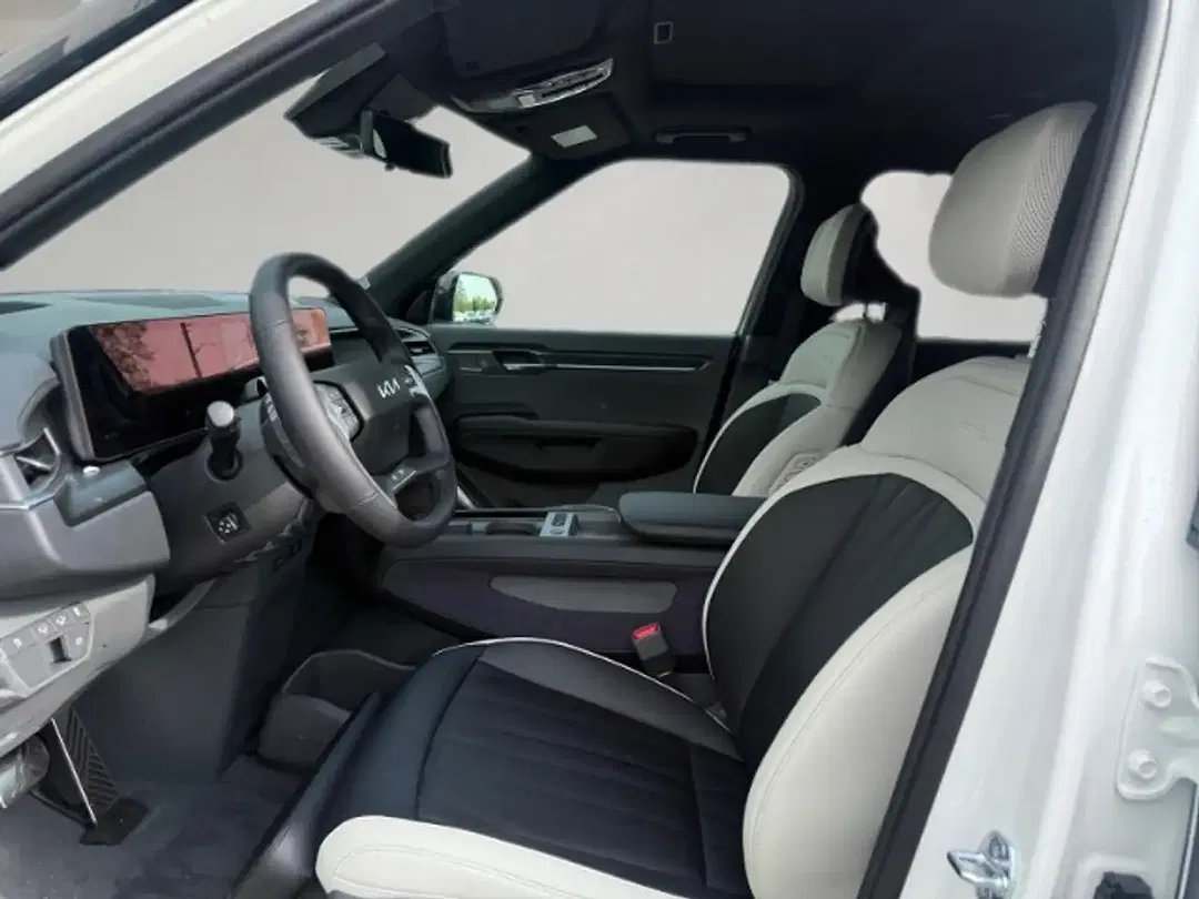 Kia EV9 - Thumbnail 5