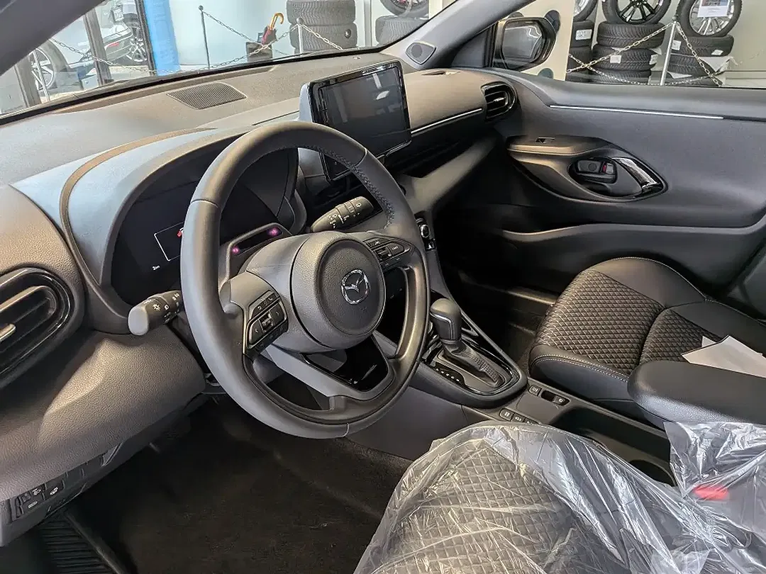 Mazda 2 - Thumbnail 9