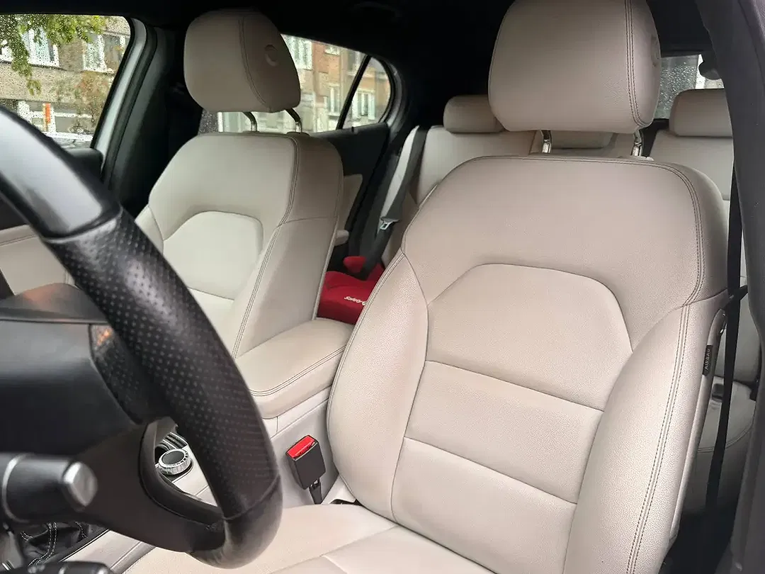 Mercedes-Benz GLA 180 - Thumbnail 11
