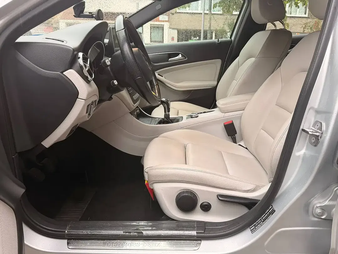 Mercedes-Benz GLA 180 - Thumbnail 12