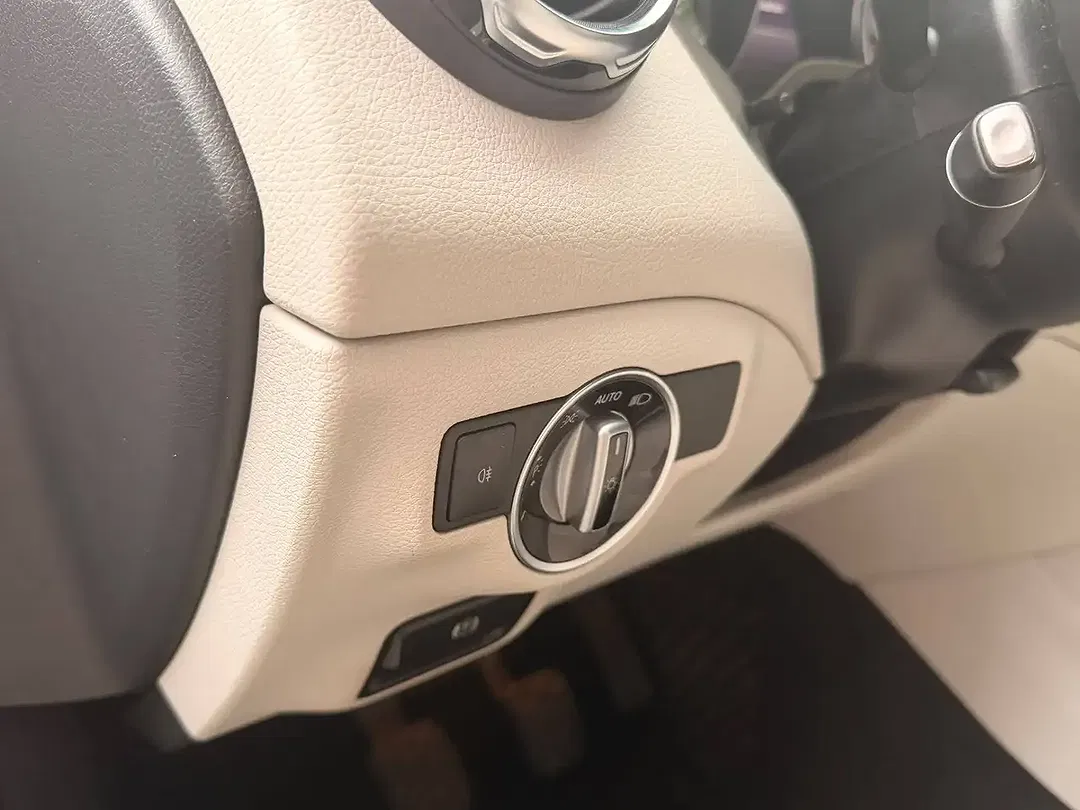 Mercedes-Benz GLA 180 - Thumbnail 14