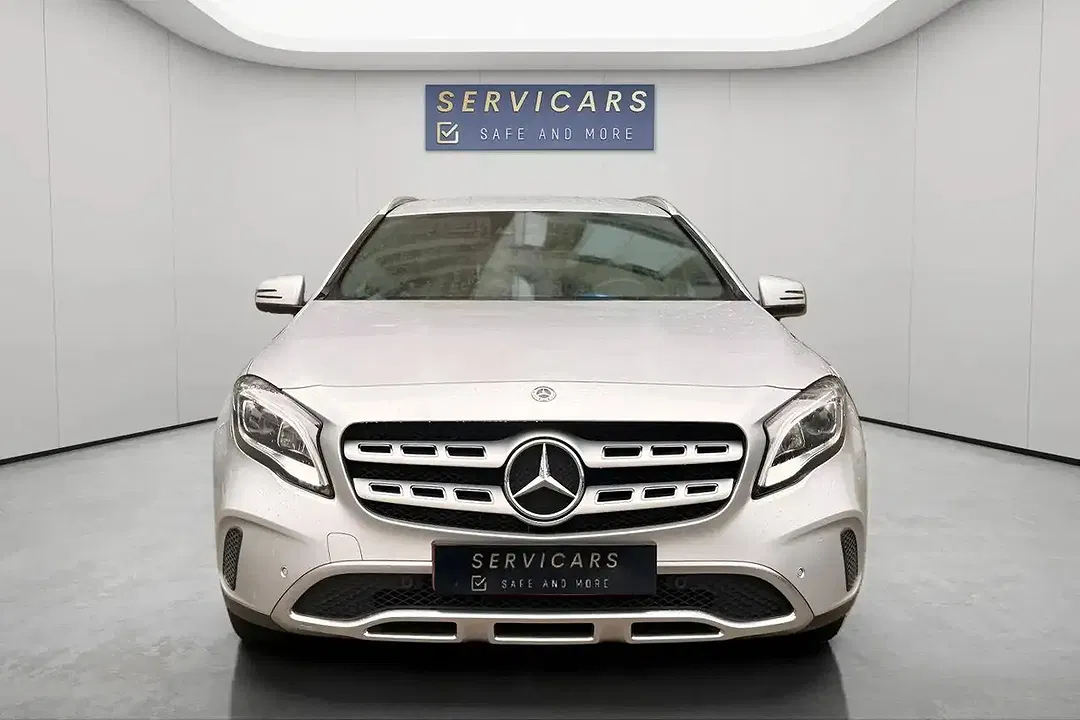 Mercedes-Benz GLA 180 - Thumbnail 2