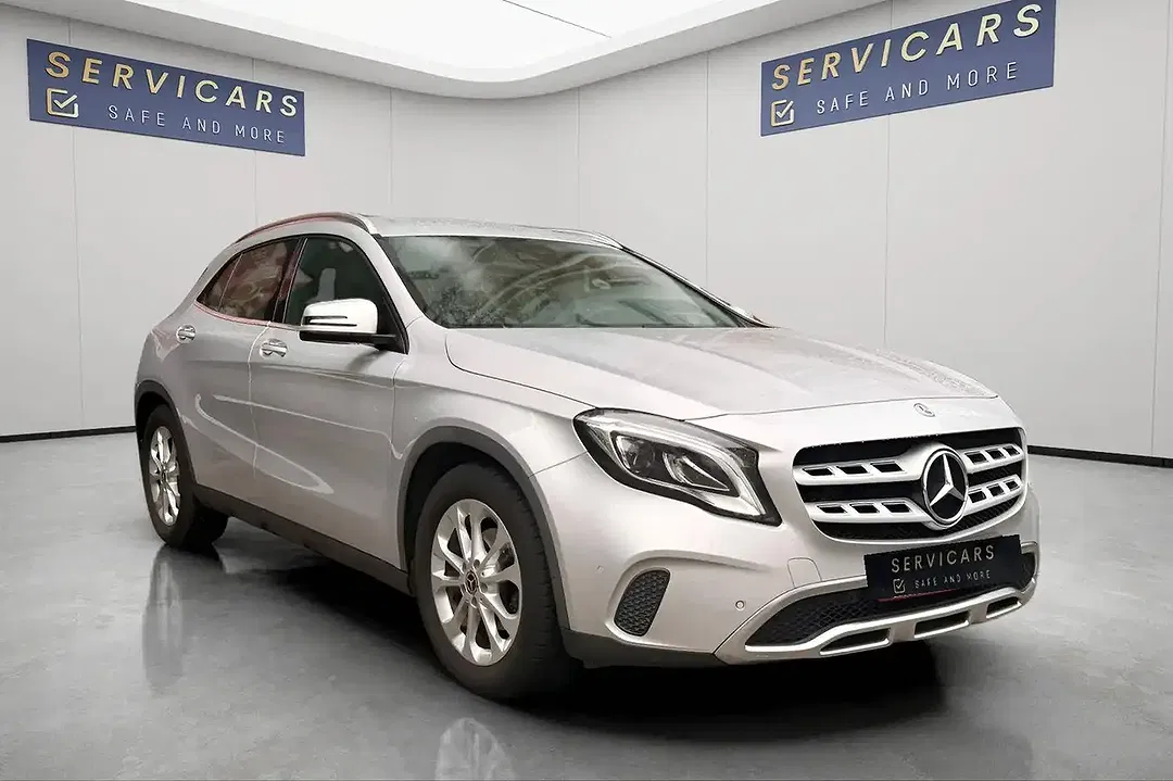 Mercedes-Benz GLA 180 - Thumbnail 3