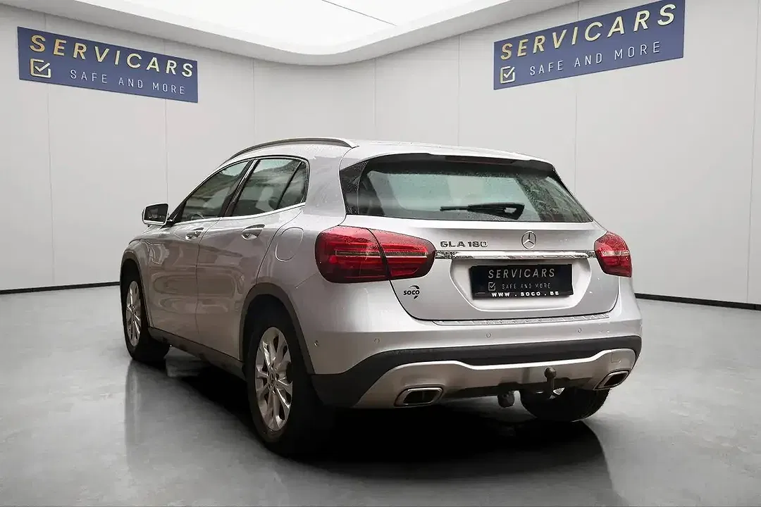 Mercedes-Benz GLA 180 - Thumbnail 6
