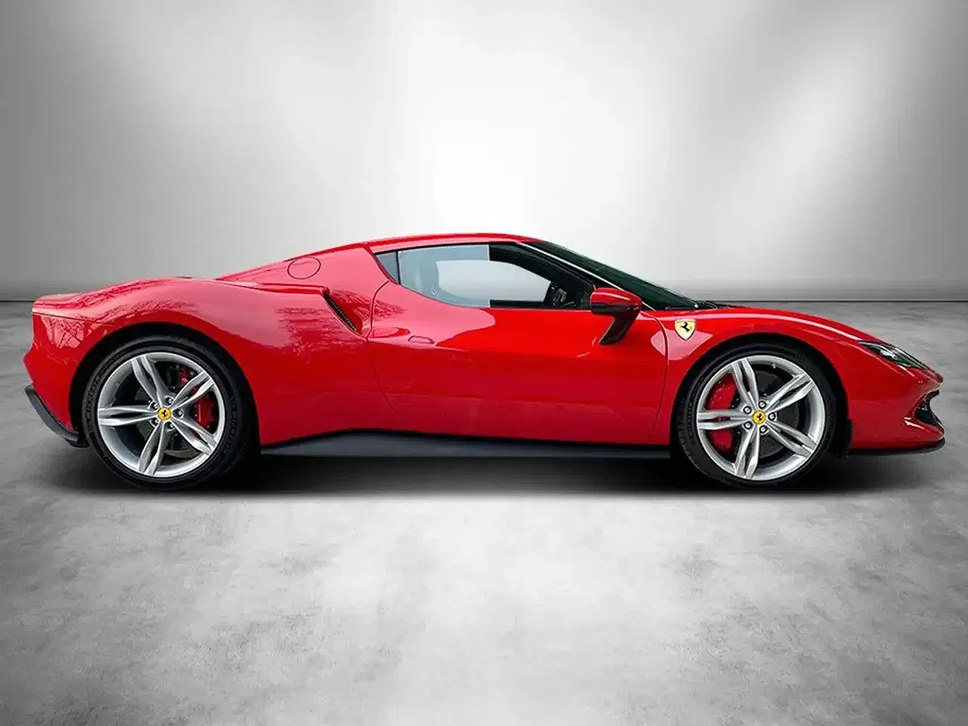 Ferrari 296 GTB - Thumbnail 4