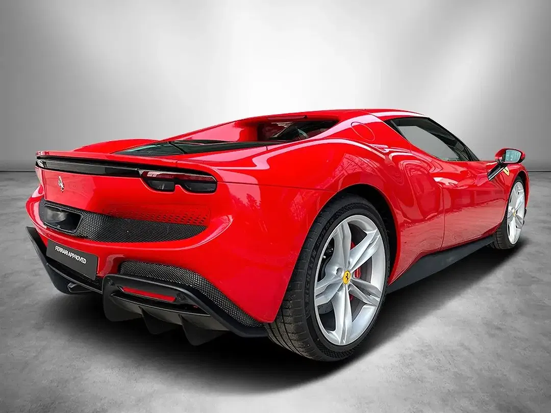 Ferrari 296 GTB - Thumbnail 5