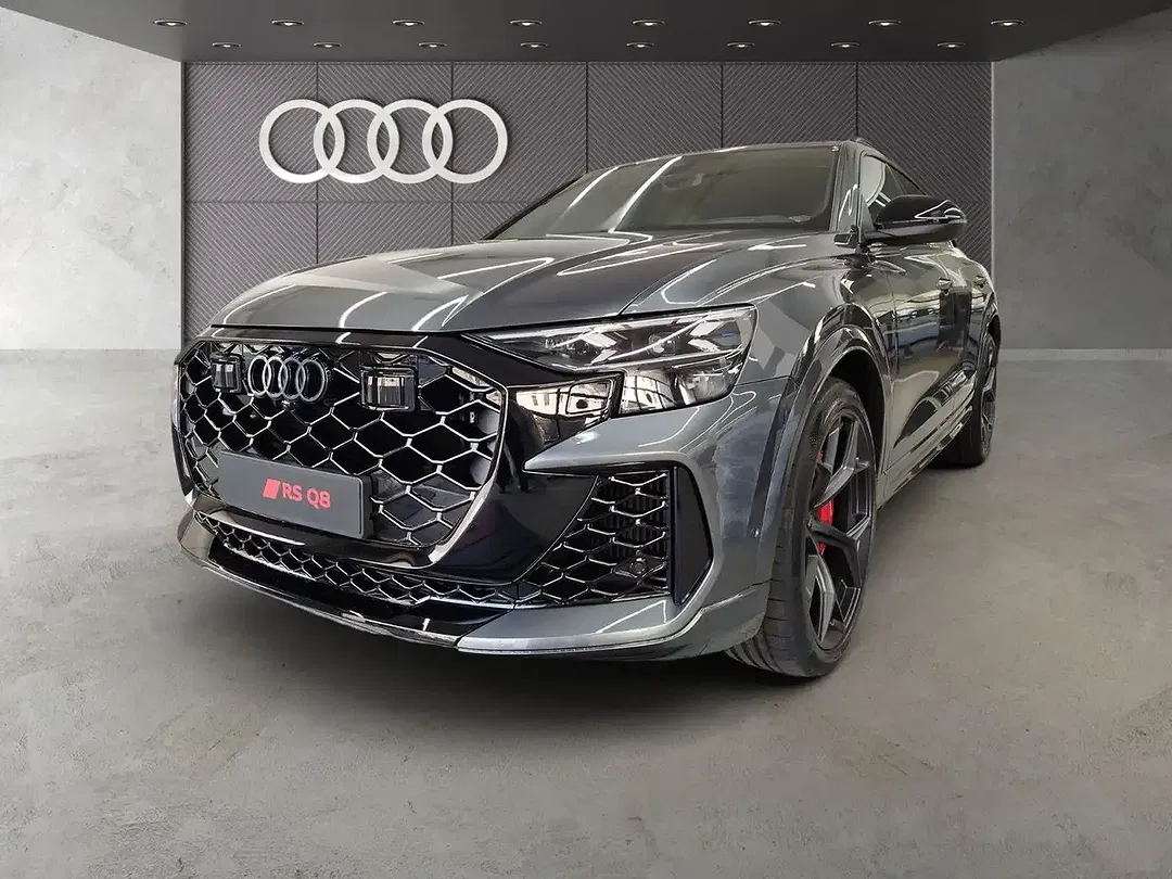 Audi RS Q8 - Thumbnail 1