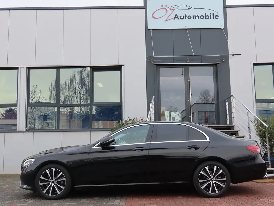 Mercedes-Benz E 220 - Thumbnail 10