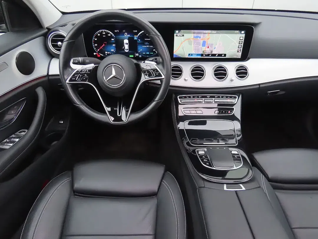 Mercedes-Benz E 220 - Thumbnail 11