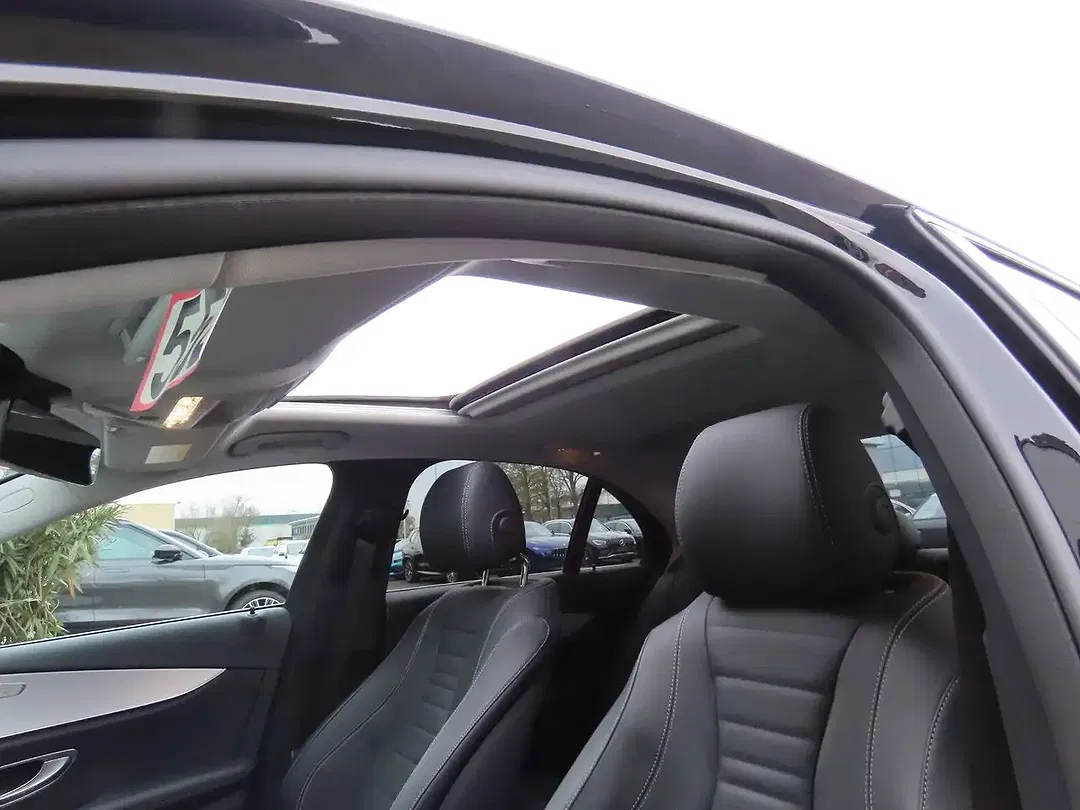 Mercedes-Benz E 220 - Thumbnail 13