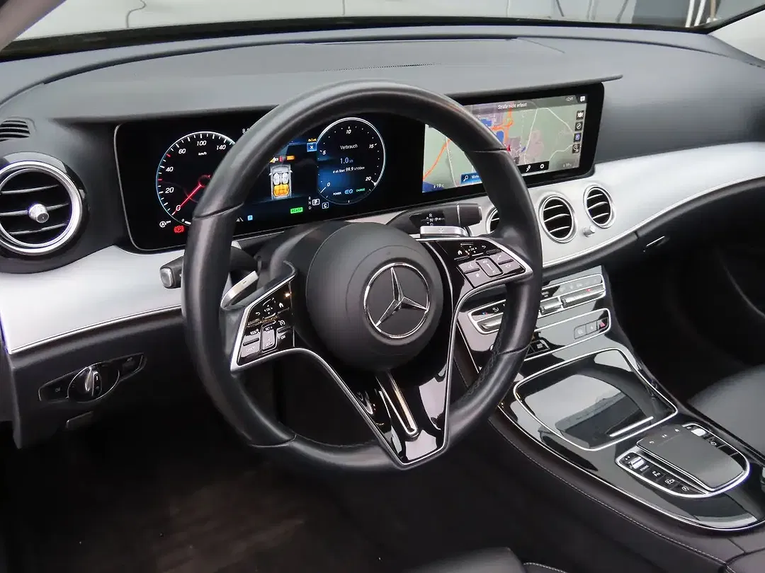 Mercedes-Benz E 220 - Thumbnail 14