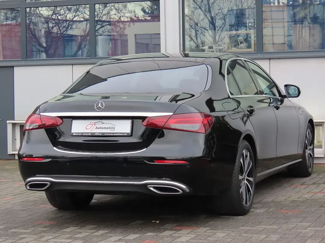 Mercedes-Benz E 220 - Thumbnail 5