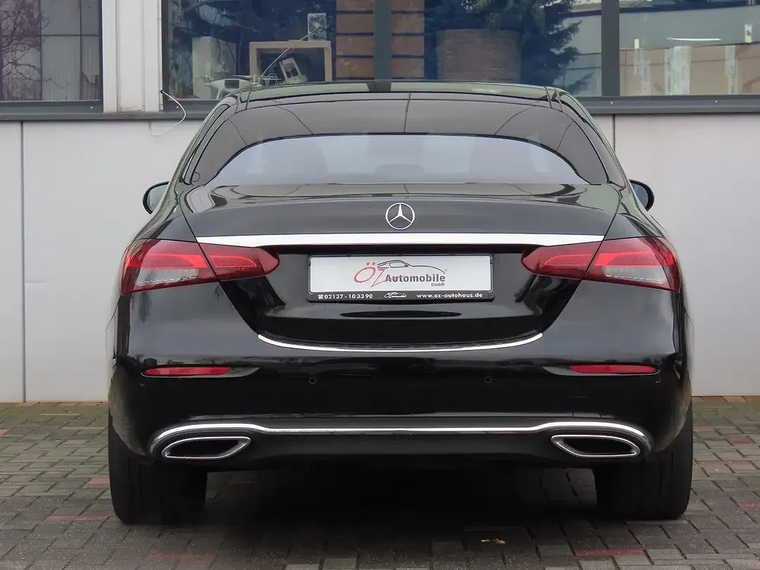 Mercedes-Benz E 220 - Thumbnail 6