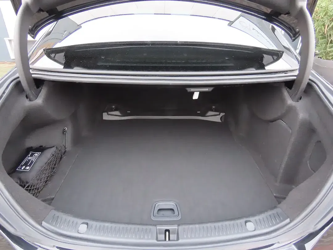 Mercedes-Benz E 220 - Thumbnail 7