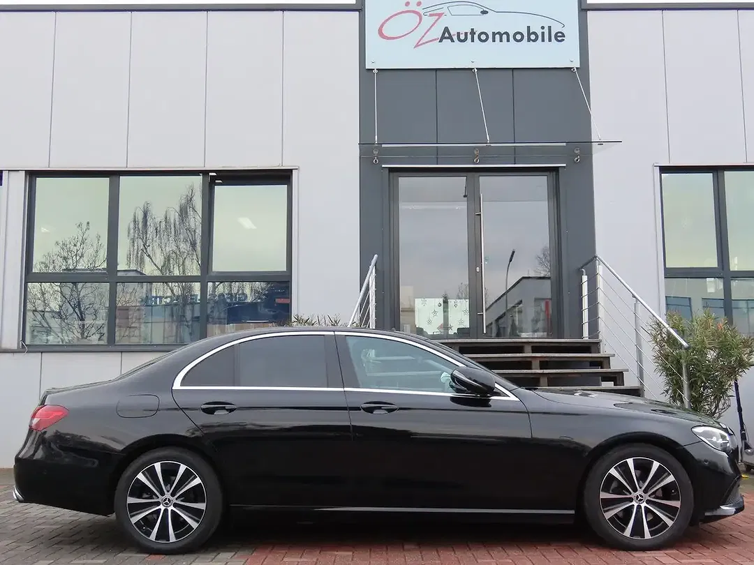 Mercedes-Benz E 220 - Thumbnail 9