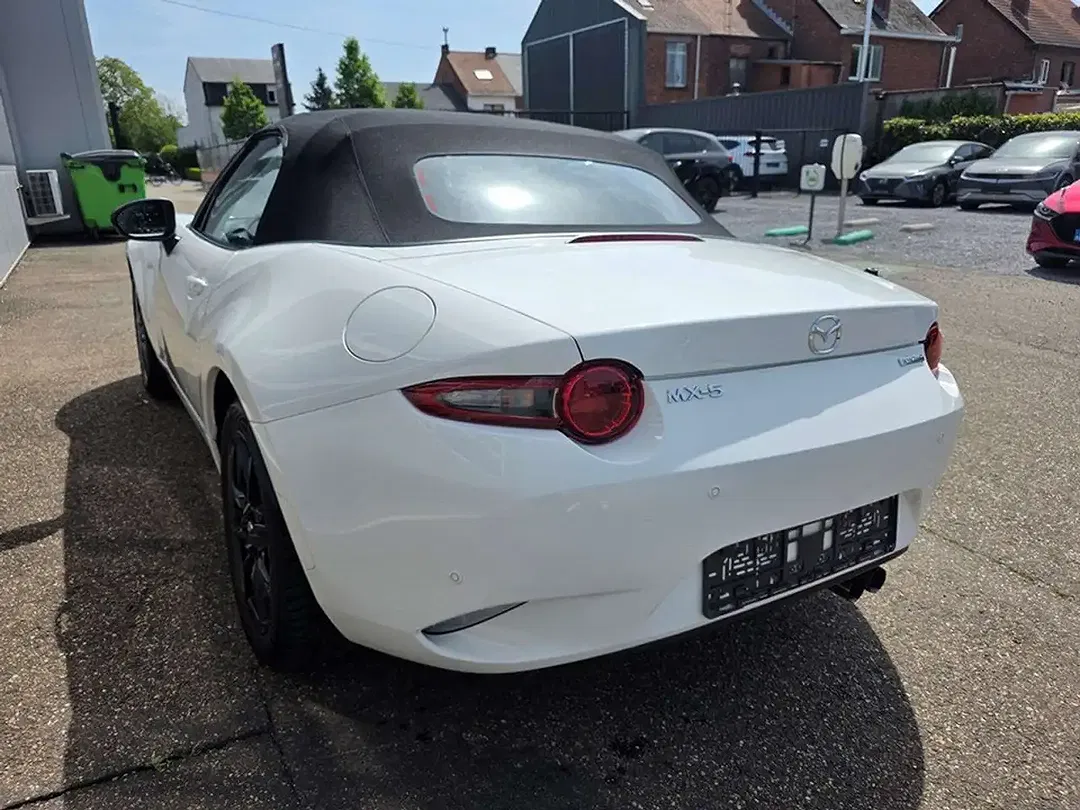 Mazda MX-5 - Thumbnail 4