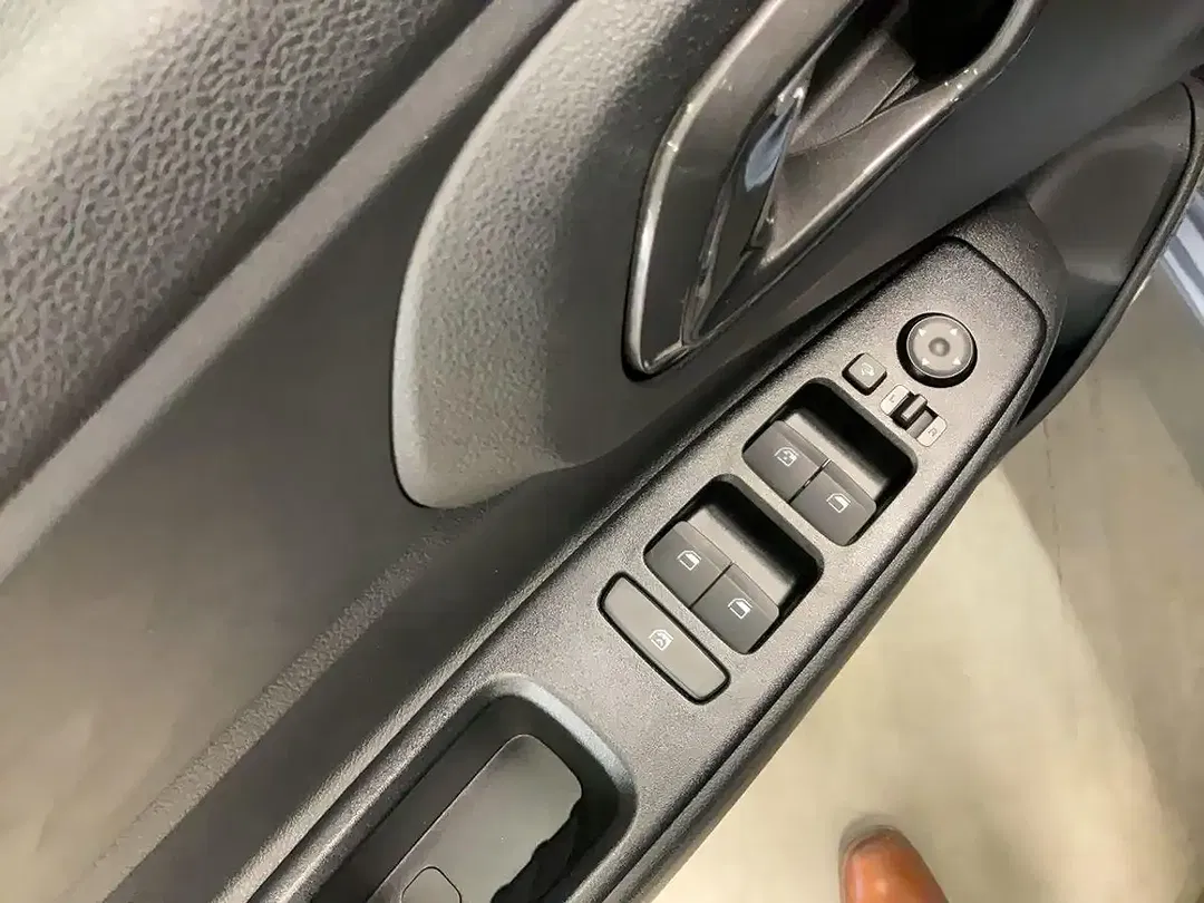 Hyundai i10 - Thumbnail 12