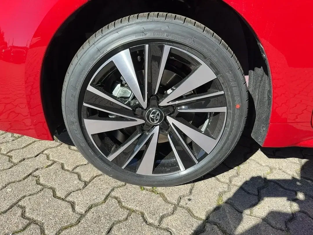 Toyota Corolla - Thumbnail 6