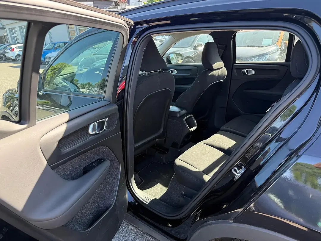 Volvo XC40 - Thumbnail 10