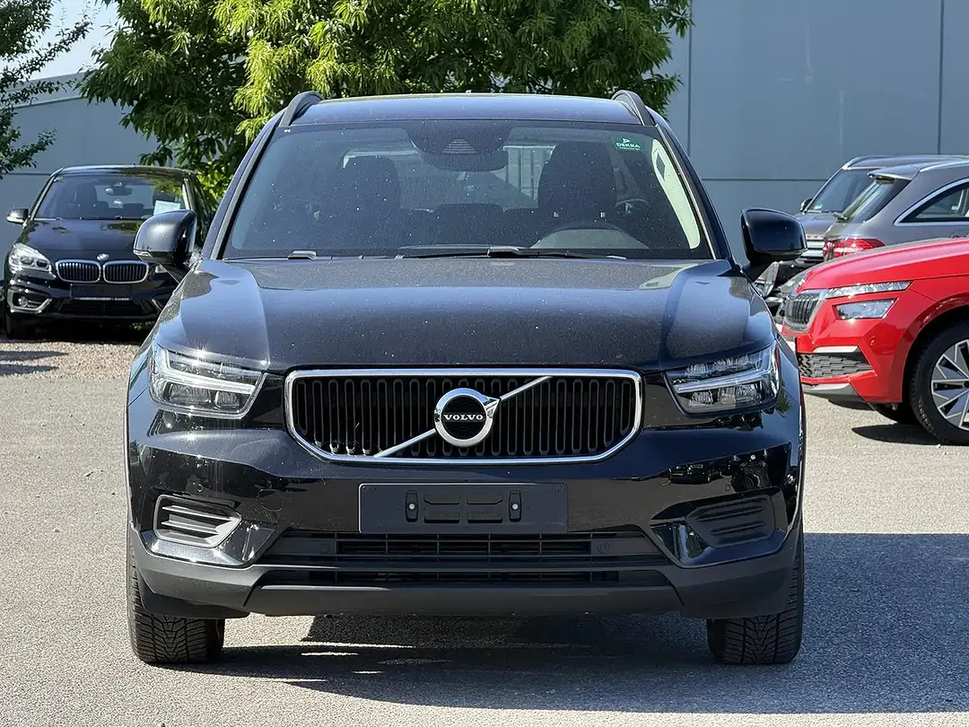 Volvo XC40 - Thumbnail 2