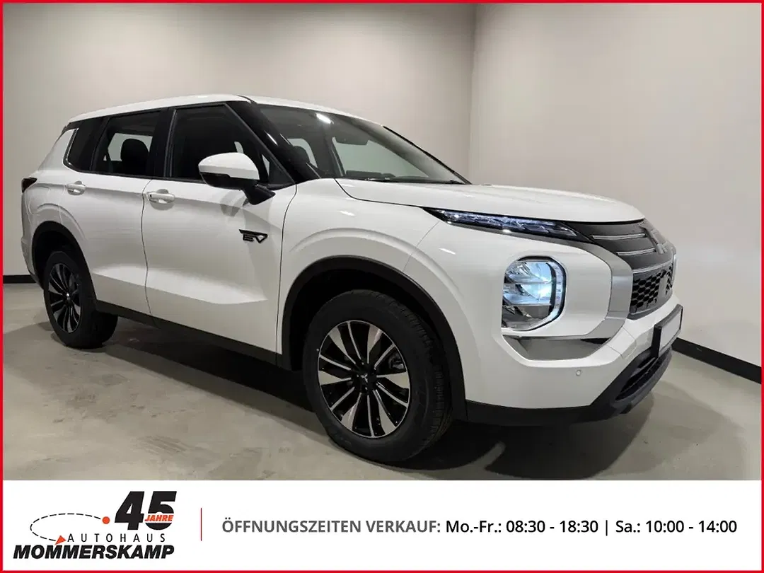 Mitsubishi Outlander - Thumbnail 3