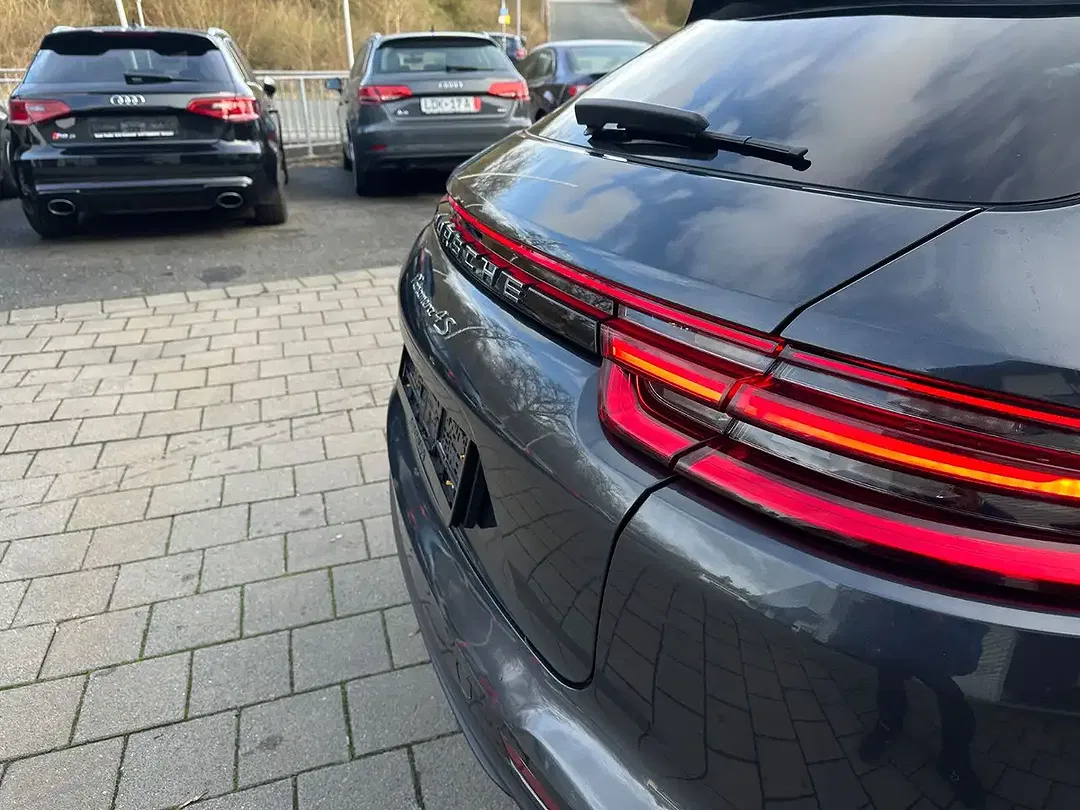 Porsche Panamera - Thumbnail 9