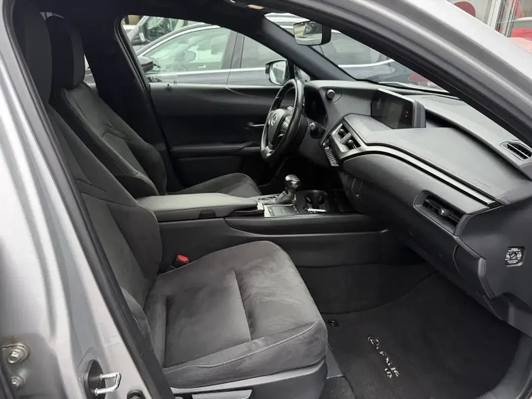 Lexus UX 250h - Thumbnail 11