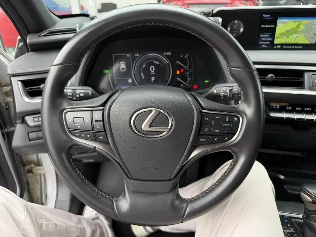 Lexus UX 250h - Thumbnail 13