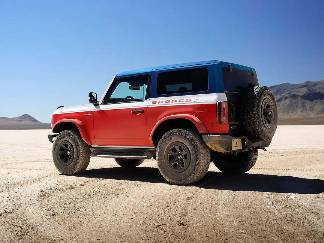 Ford Bronco - Thumbnail 4