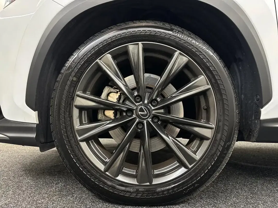 Lexus NX 450h+ - Thumbnail 13