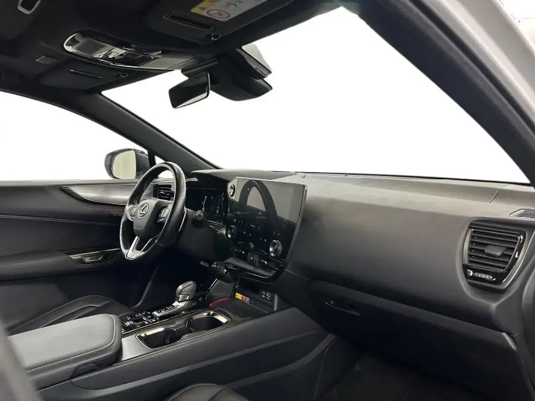 Lexus NX 450h+ - Thumbnail 6