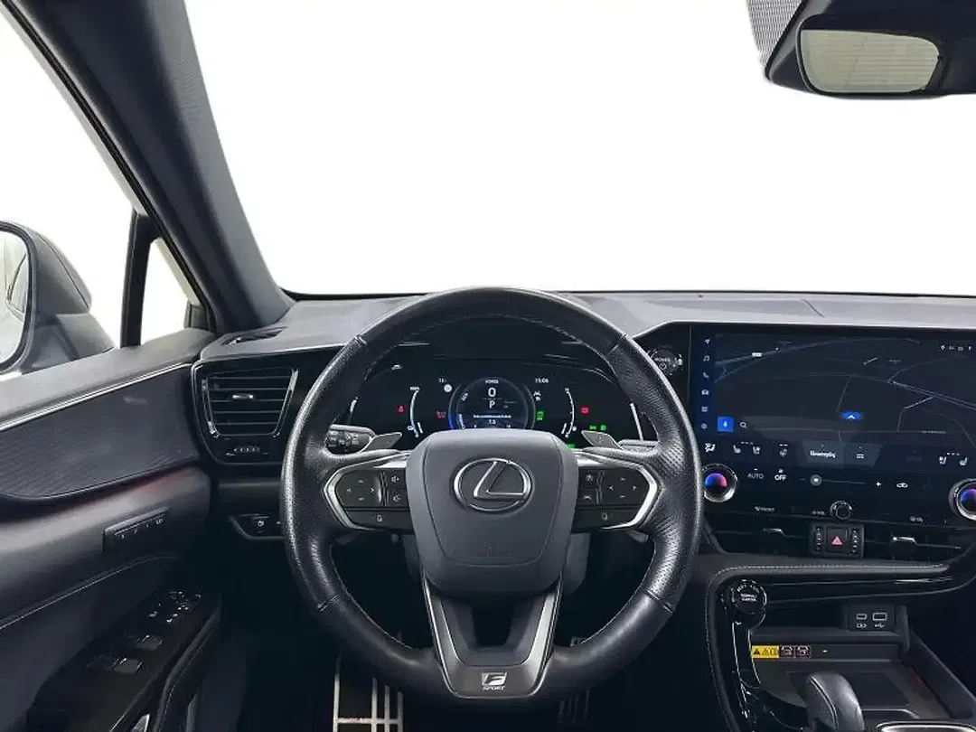 Lexus NX 450h+ - Thumbnail 8